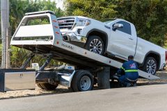 Reliable Flatbed Truck Towing Service in Miami – Safe and Efficient Transportation.